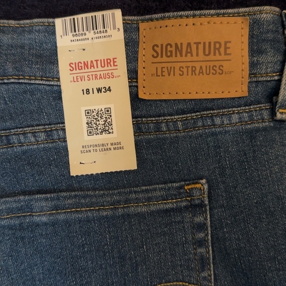 Signature by Levi Strauss Women's Boot Cut Jeans - Indigo - Picture 10 of 11